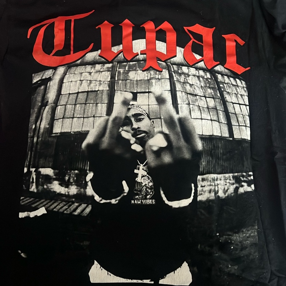 Tupac shirt